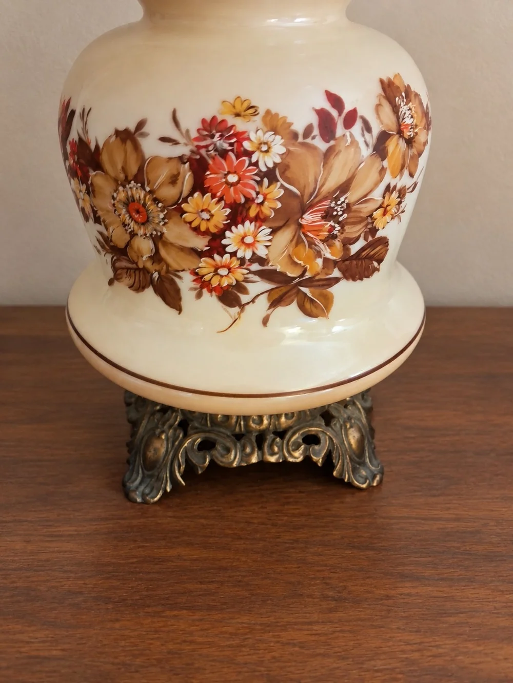 Floral Glass Table Lamp in Cream and Brown